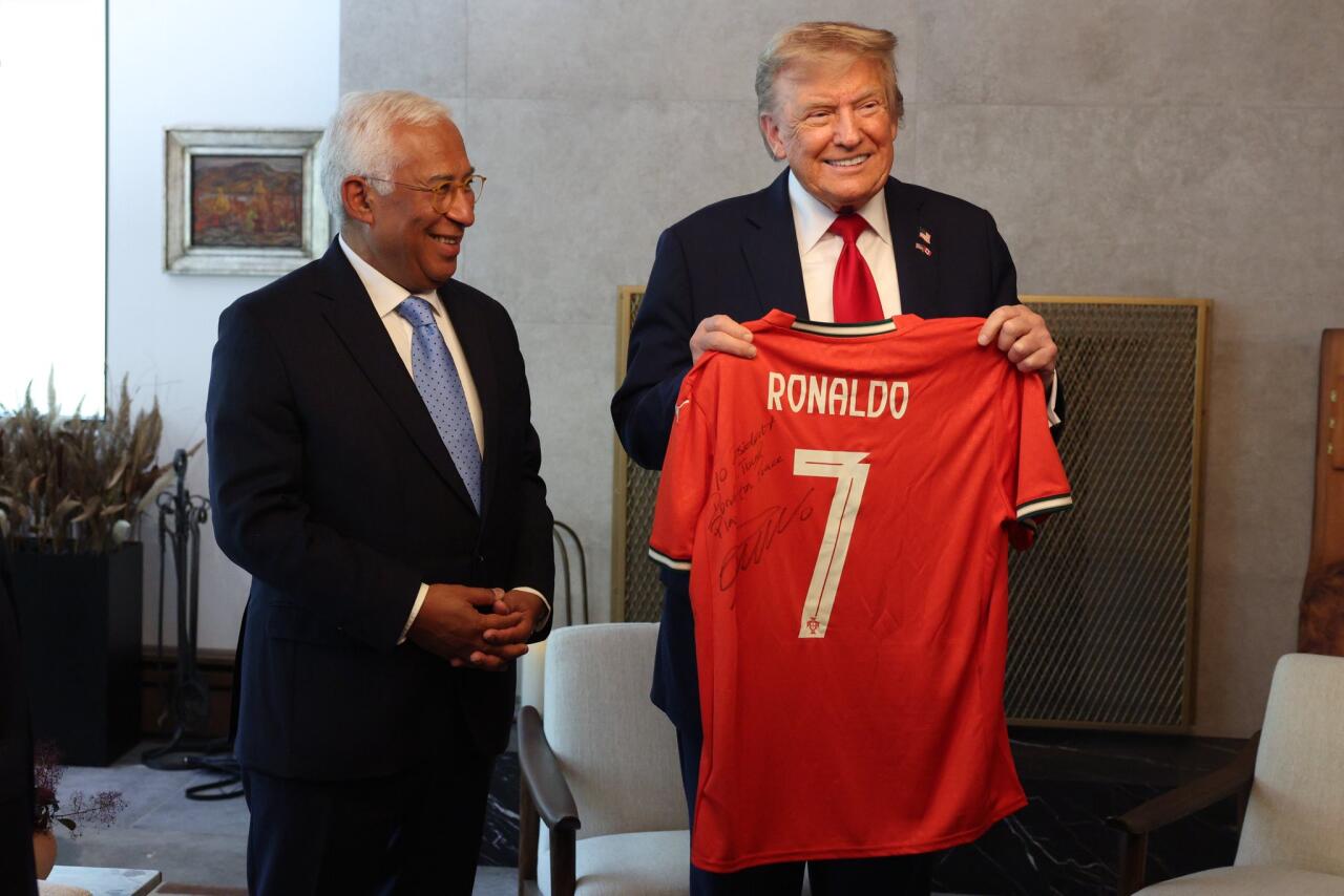 Ronaldodan Trampa hədiyyə 