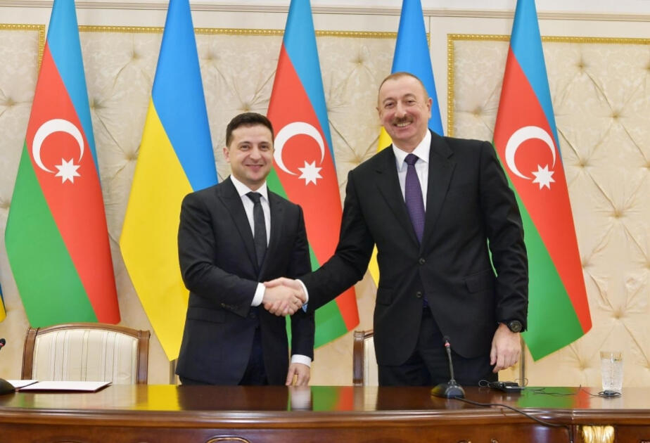 Volodimir Zelenski İlham Əliyevə zəng edib