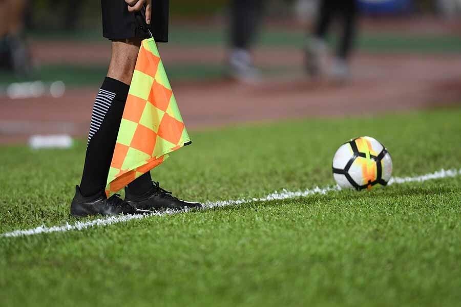 Türkiyədə futbol hakimi matç öncəsi bıçaqlandı