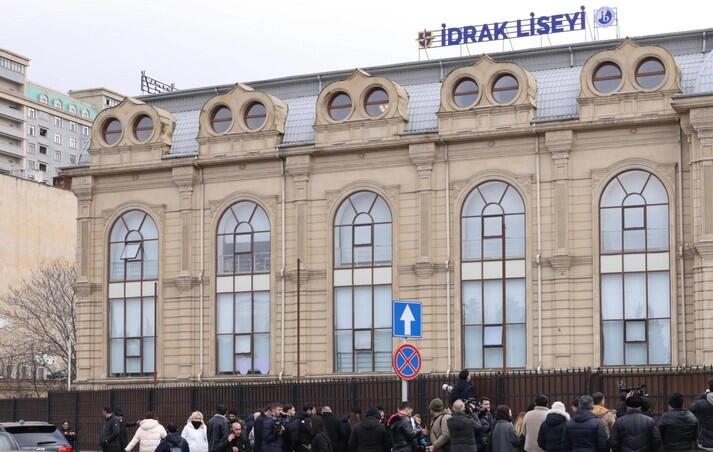 He&ccedil; bir valideyn narazılıq etmir, əksinə, onlar liseyi dəstəkləyirlər  Direktor