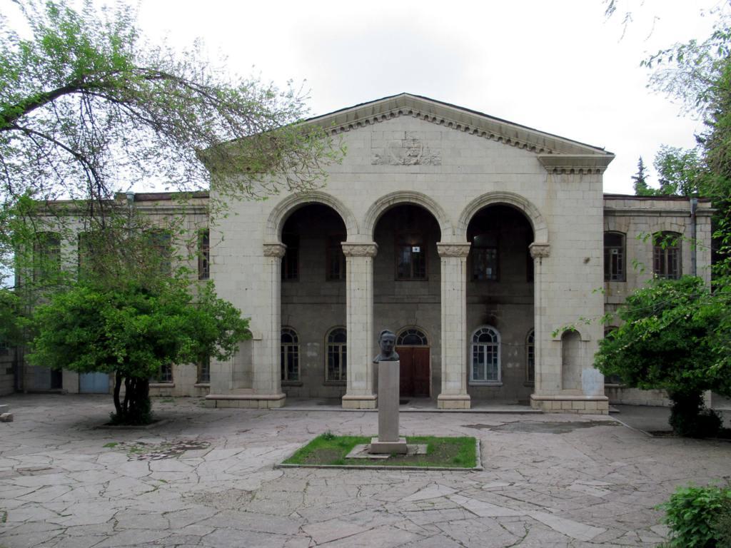 Xankəndi Dövlət Dram Teatrının bərpasına başlanılacaq