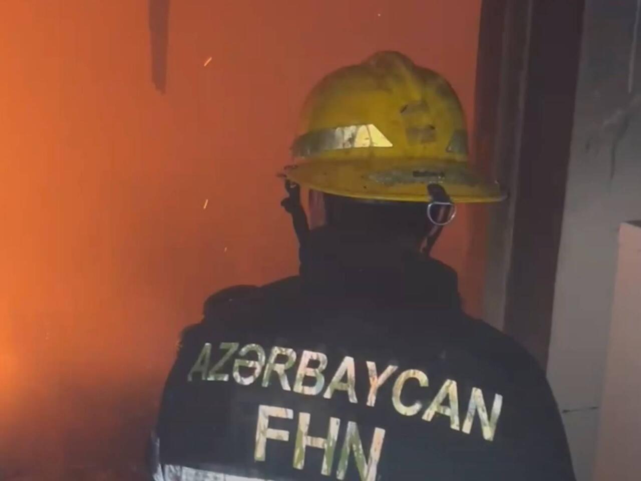 Sumqayıtda g&uuml;cl&uuml; yanğın