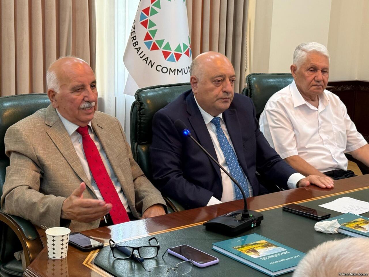 Rauf Hacıyevin Əbdülmənaf Hacıyev haqqında yazdığı “Baba ocağının işığı” kitabının təqdimat mərasimi keçirilib  FOTO