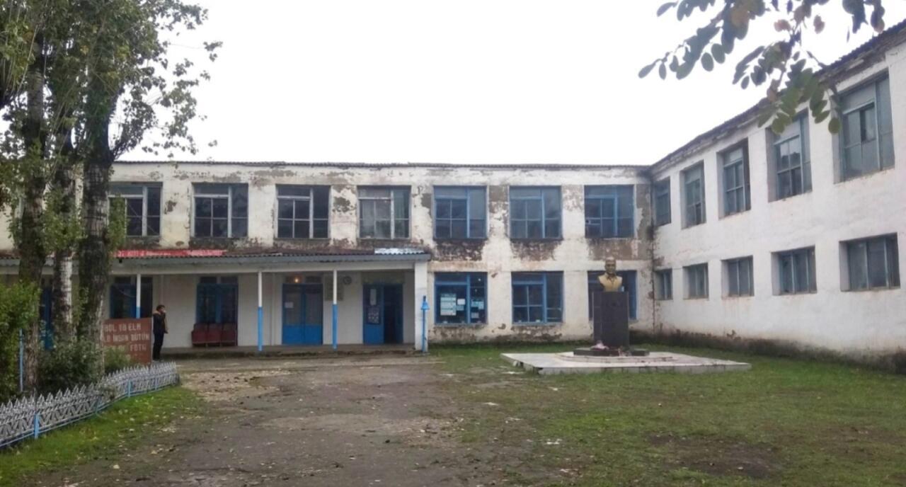 Müəllimlərin gözü qarşısında bıçaqlanma  Şabrandakı hadisənin DETALLARI