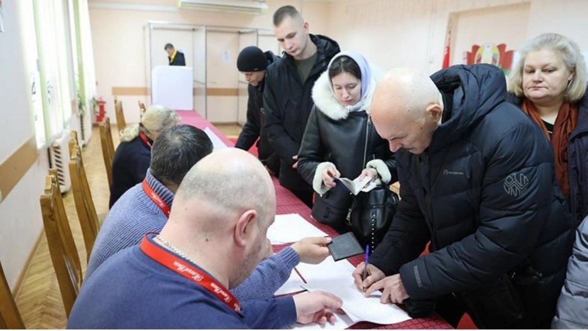 Belarusda prezident seçkisi baş tutmuş elan edildi