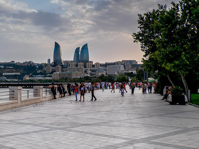 Artıq bulvara keçmək üçün yeraltı keçiddən istifadə məcburi deyil  FOTO