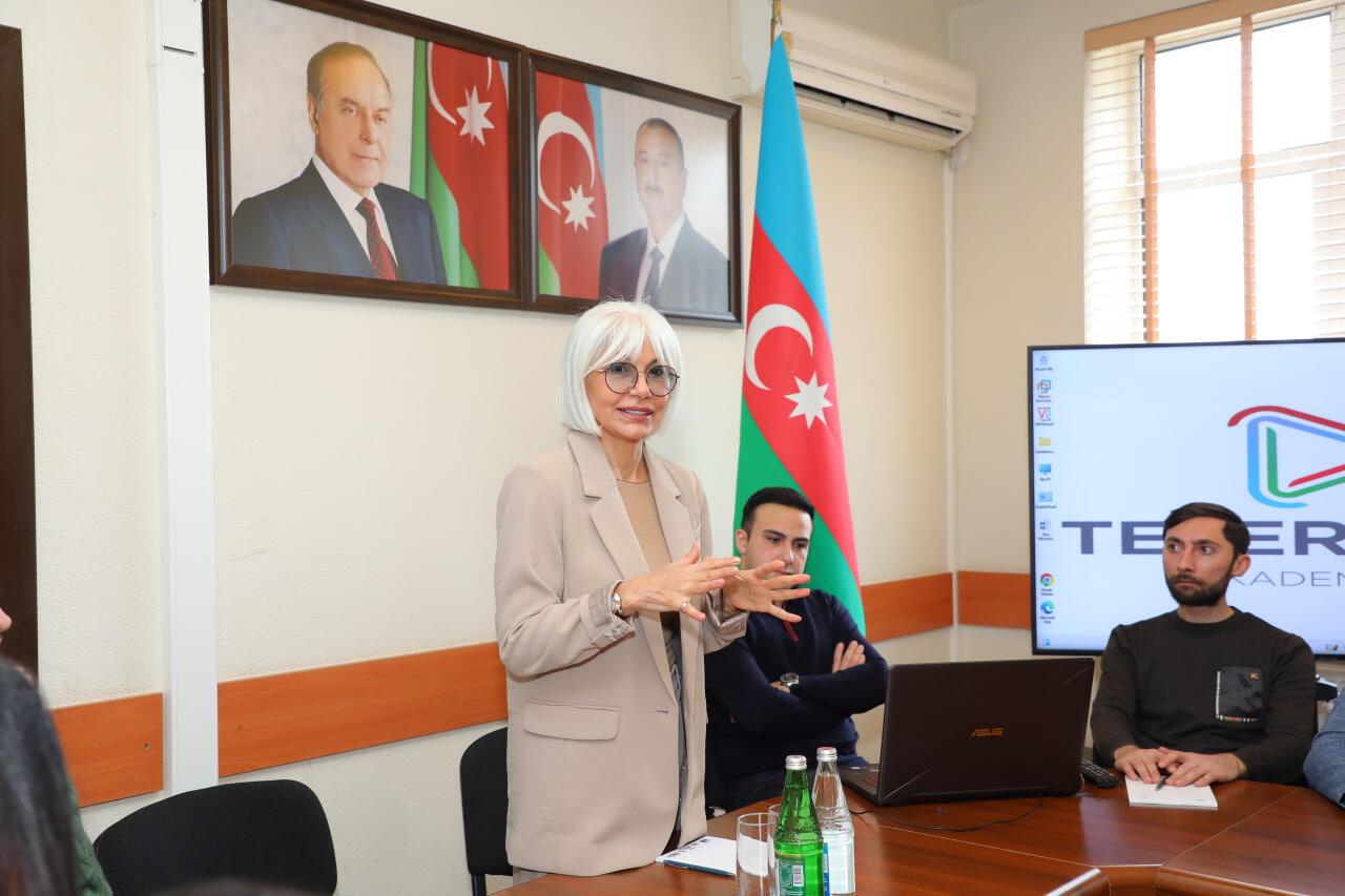 &ldquo;Mediada Azərbaycan dili&rdquo; m&ouml;vzusunda ilk təlimlər ke&ccedil;irildi 