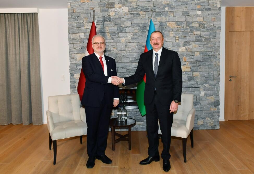 İlham Əliyev Davosda Latviya Prezidenti ilə görüşüb  FOTO