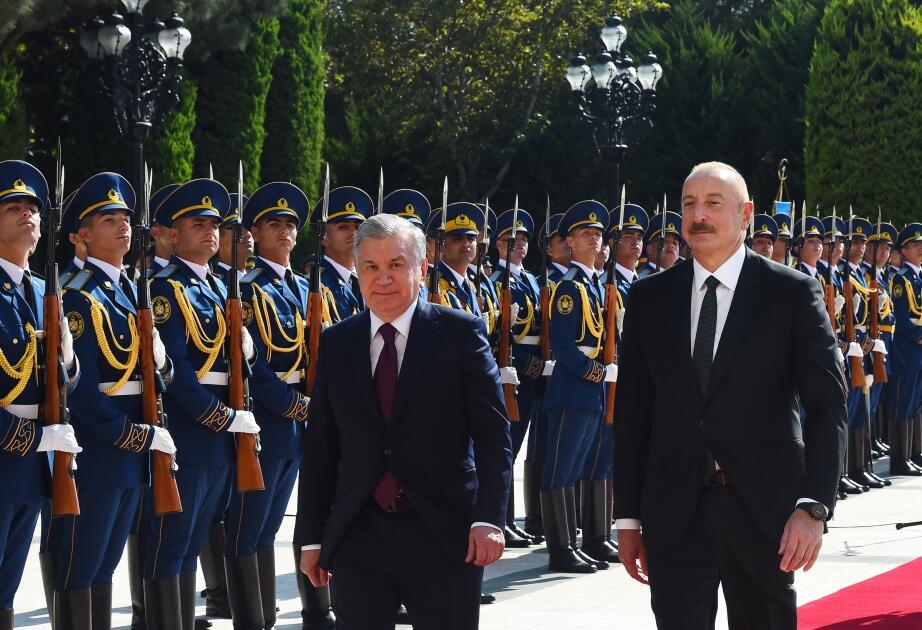 Özbəkistan Prezidenti Şavkat Mirziyoyevin rəsmi qarşılanma mərasimi olub