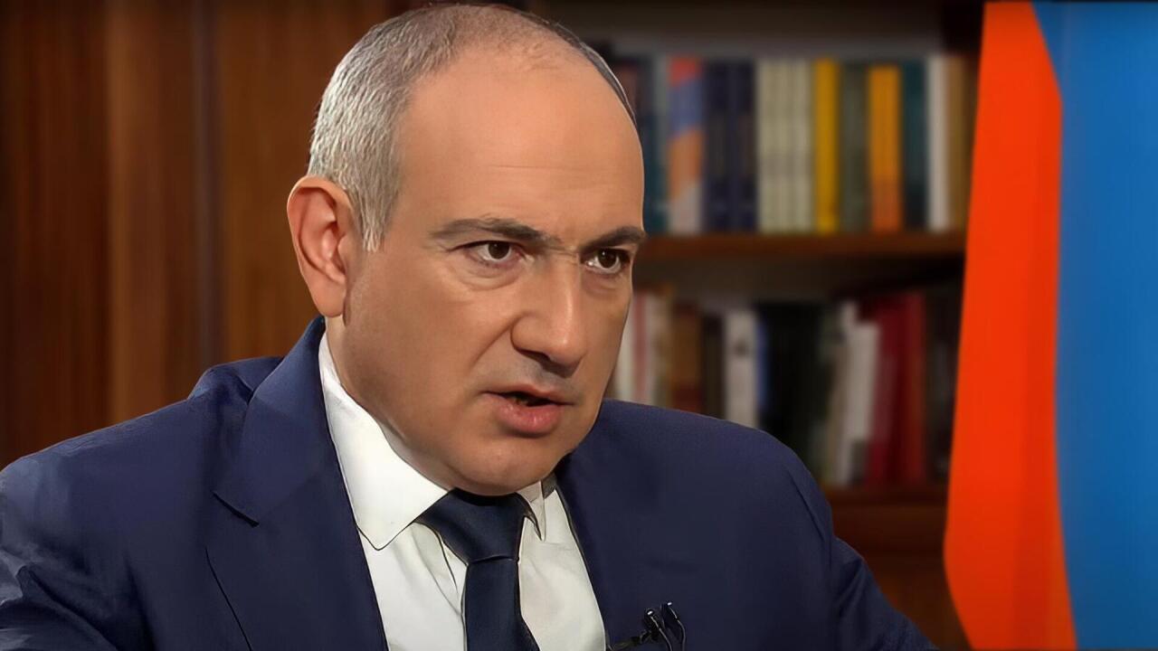 Paşinyan iş gününə bu mahnı ilə başlayır 