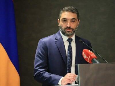 Ermənistanda nazir işdən çıxarıldı  FOTO