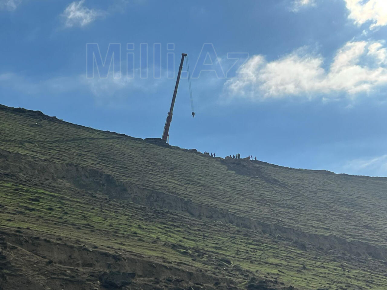 Uçqun olan yolda hərəkət məhdudlaşdırılacaq