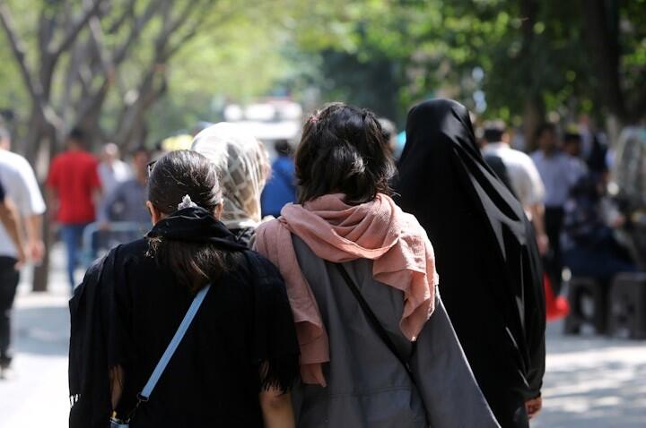 Hicab qanunun ləğvindən sonra Tehran küçələri 