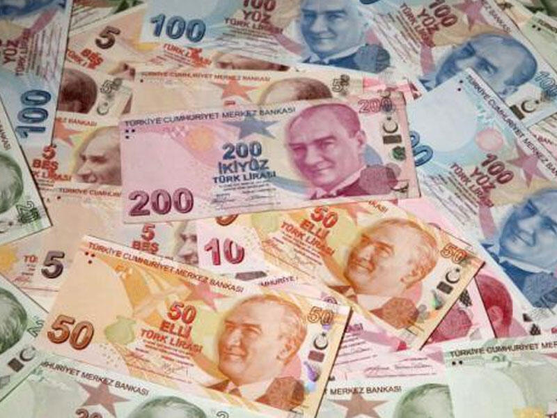 Türkiyədə bir dollar 12 lirəni keçib
