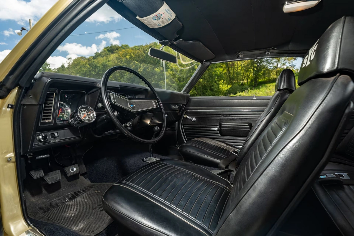 Tarixin ən bahalı "Chevrolet" modeli satıldı 