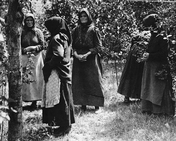Bu kənddə 50 qadın ərini zəhərləyib ÖLDÜRDÜ