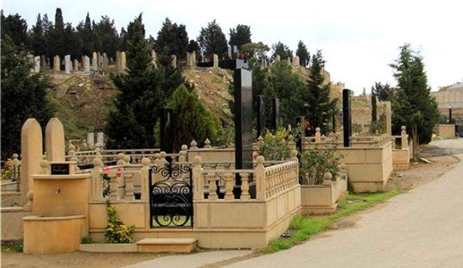 Azərbaycanda qəbir daşına elə s&ouml;z yazıldı ki, iş məhkəməyə kimi getdi