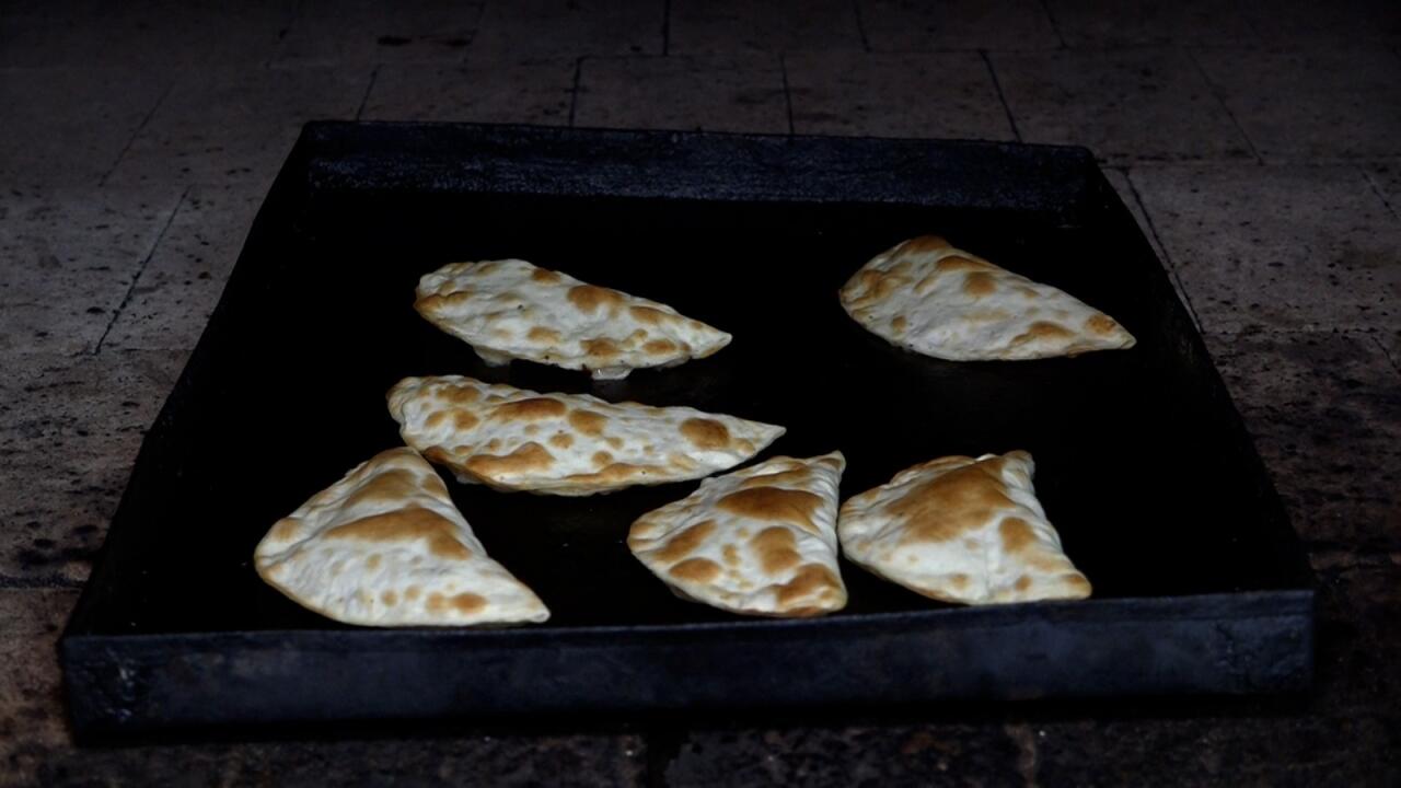 Bakıda bu restoranlarda &ldquo;dəvə qutabı&rdquo; menyudan &Ccedil;IXARILDI 
