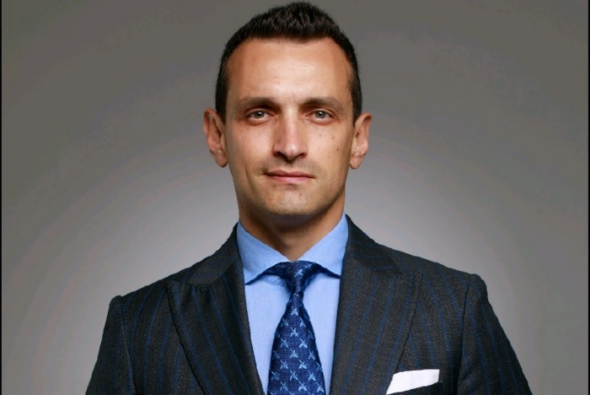 Çıxışları ilə gündəm olan Fərhad Pərvizi işdən çıxarılıb?