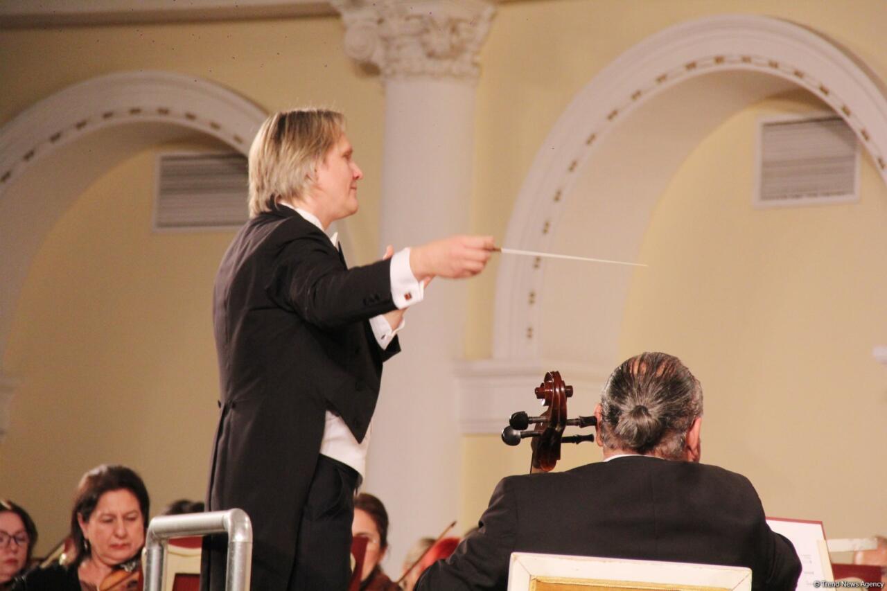 Üzeyir Hacıbəylinin  və Mikalojus Konstantinas Čiurlionisin yubileylərinə həsr olunmuş konsert baş tutub – FOTO
