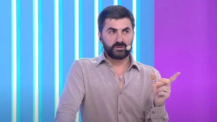 Zaur efirdə &ouml;z&uuml;ndən &ccedil;ıxdı: "Anasından imtina edib, sənə ər olacaq?" 