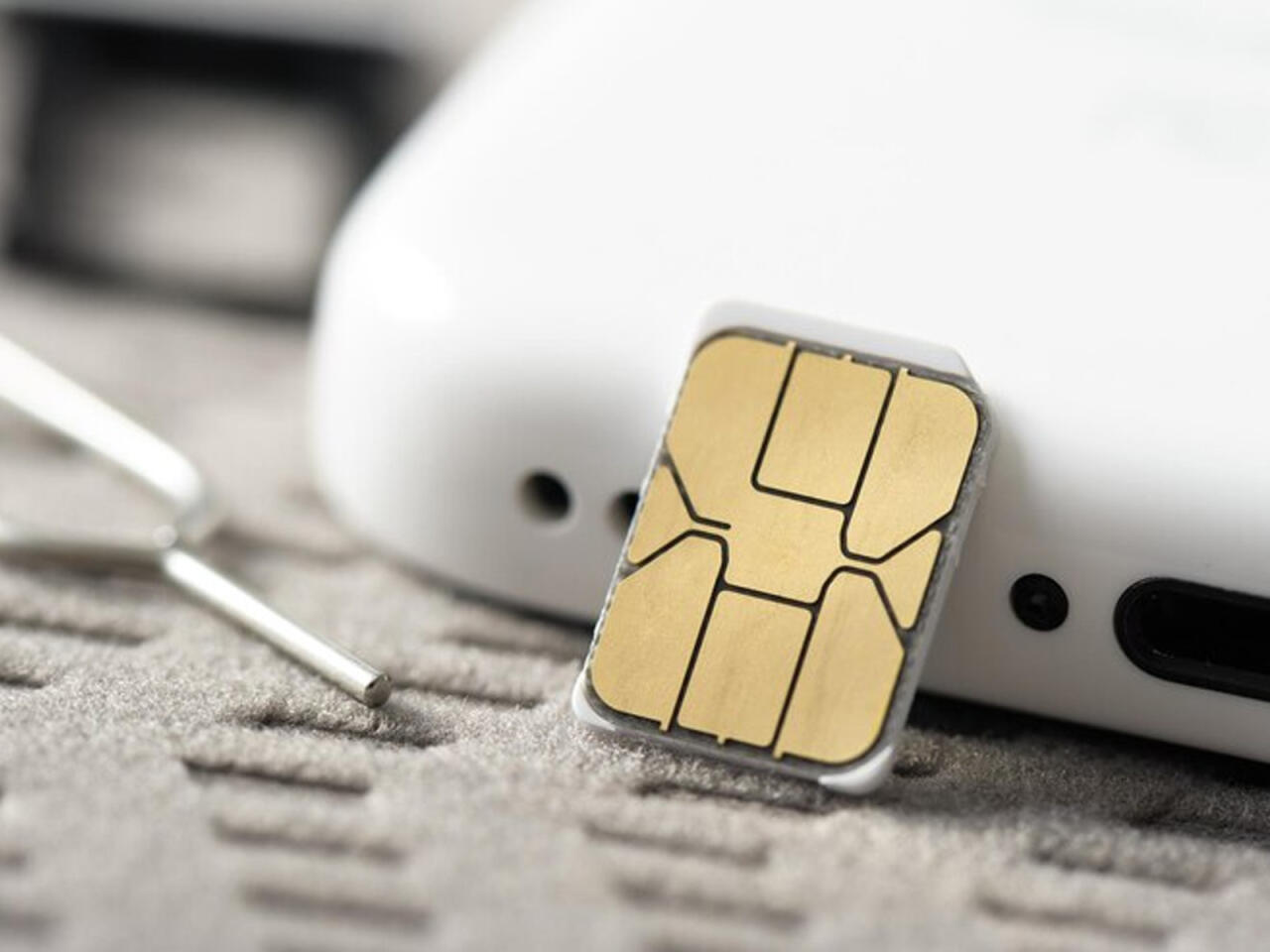 Azərbaycanda ev qiymətinə mobil n&ouml;mrə SATILIR 