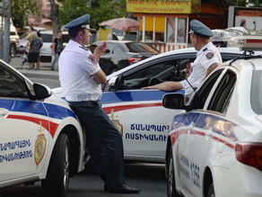 Ermənistanda polis Rusiyanın hərbi bazasına