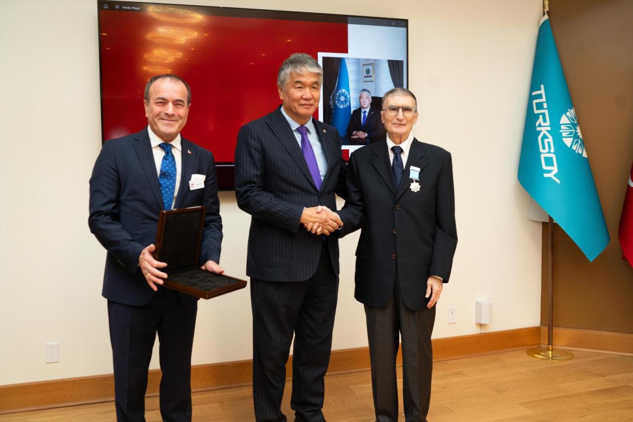 Nobel laureatı Əziz Sancara "Türk Dünyasının Mədəniyyət Səfiri" fəxri adı verilib 