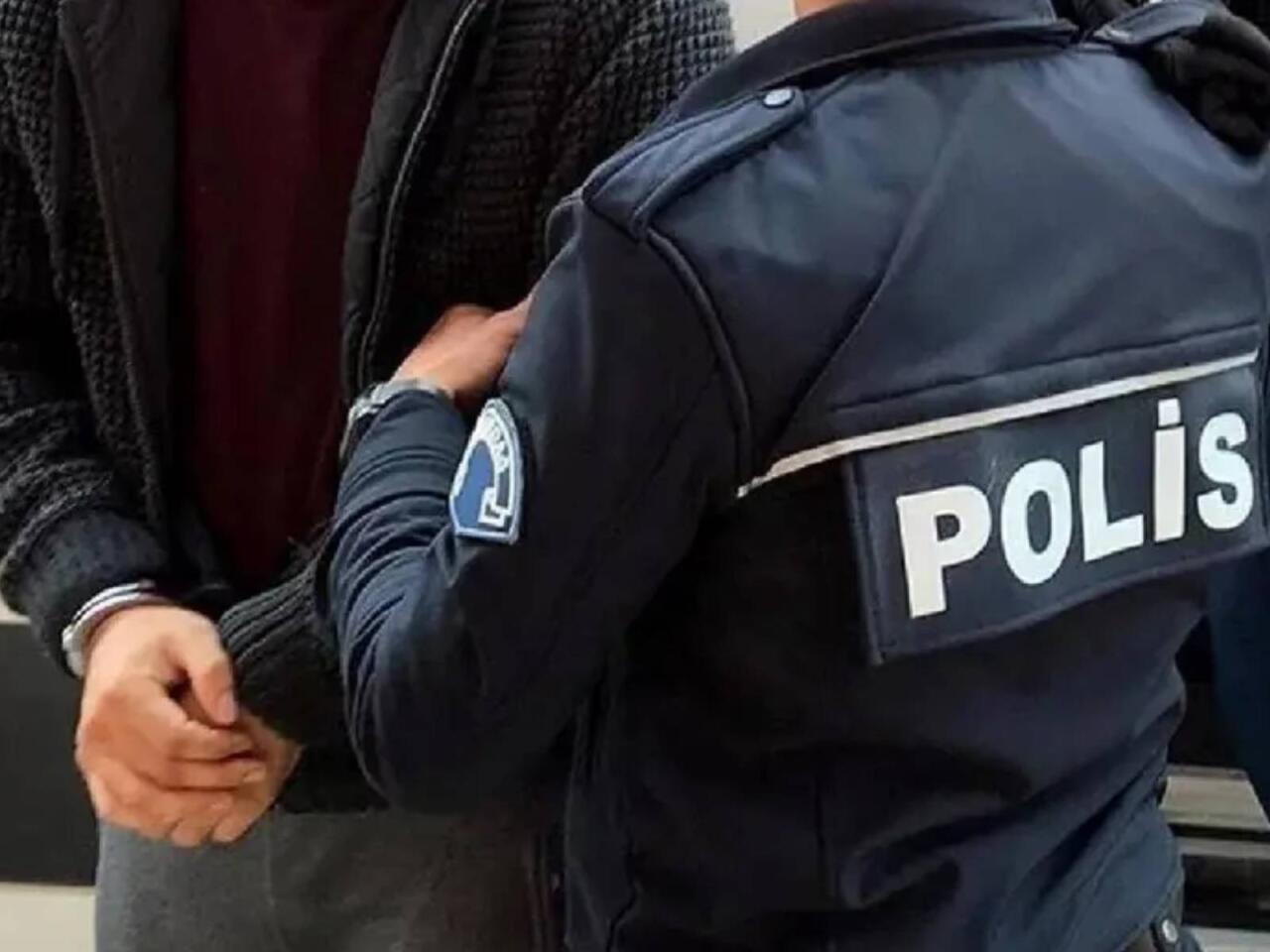 Evdə "xəyanət" səhnələşdirib, kişini soydular