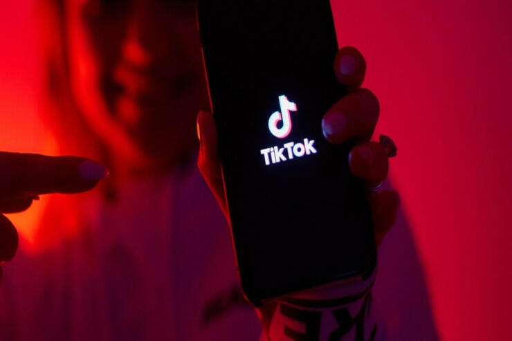 Dil bacarıqlarınızı inkişaf etdirin: Dil öyrənmək üçün Azərbaycandakı TikTok yaradıcılarını kəşf edin