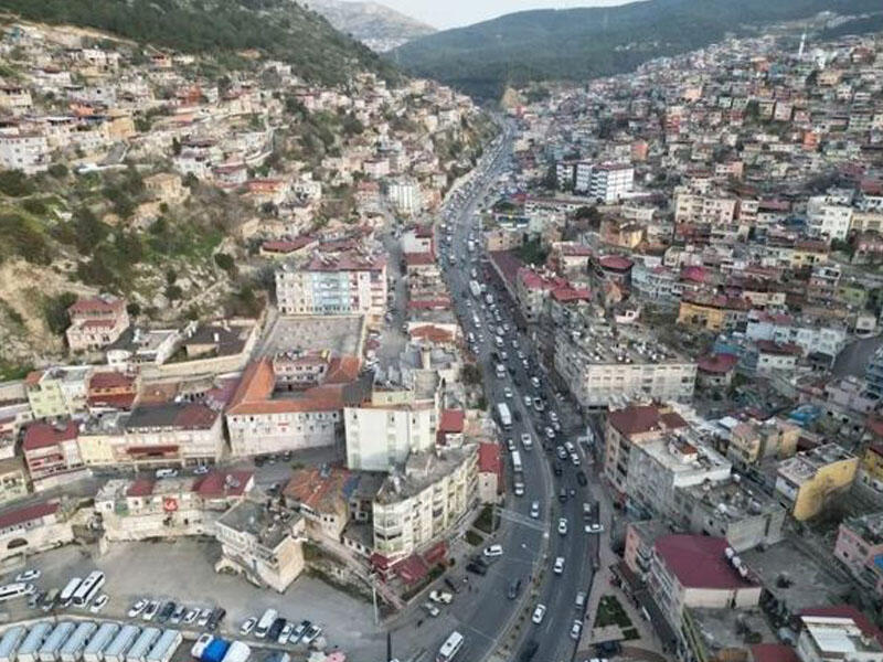 Bu şəhərdəki bir əsrdən çox yaşı olan tikililərə zəlzələdə heçnə olmadı  FOTO