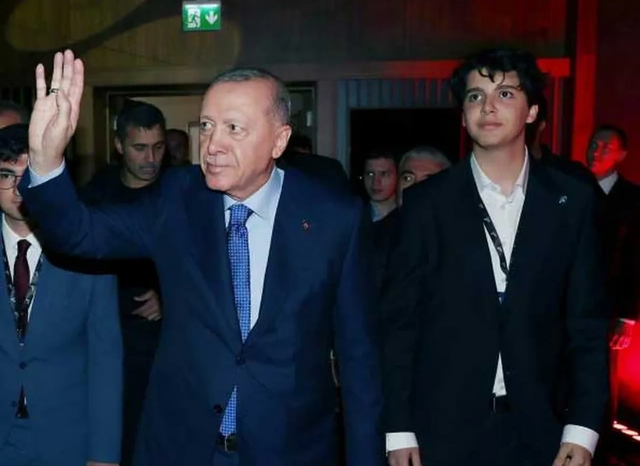 Ərdoğanın nəvəsi çıxışı ilə gündəm oldu 