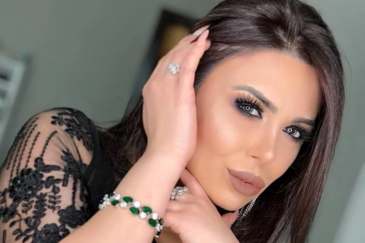 "Alt paltarsız səhnəyə &ccedil;ıxan Xalq artistlərini ALQIŞLAYIRSINIZ, 8 saat əməliyyat etdirmişəm ki, GİZLƏDİM?"