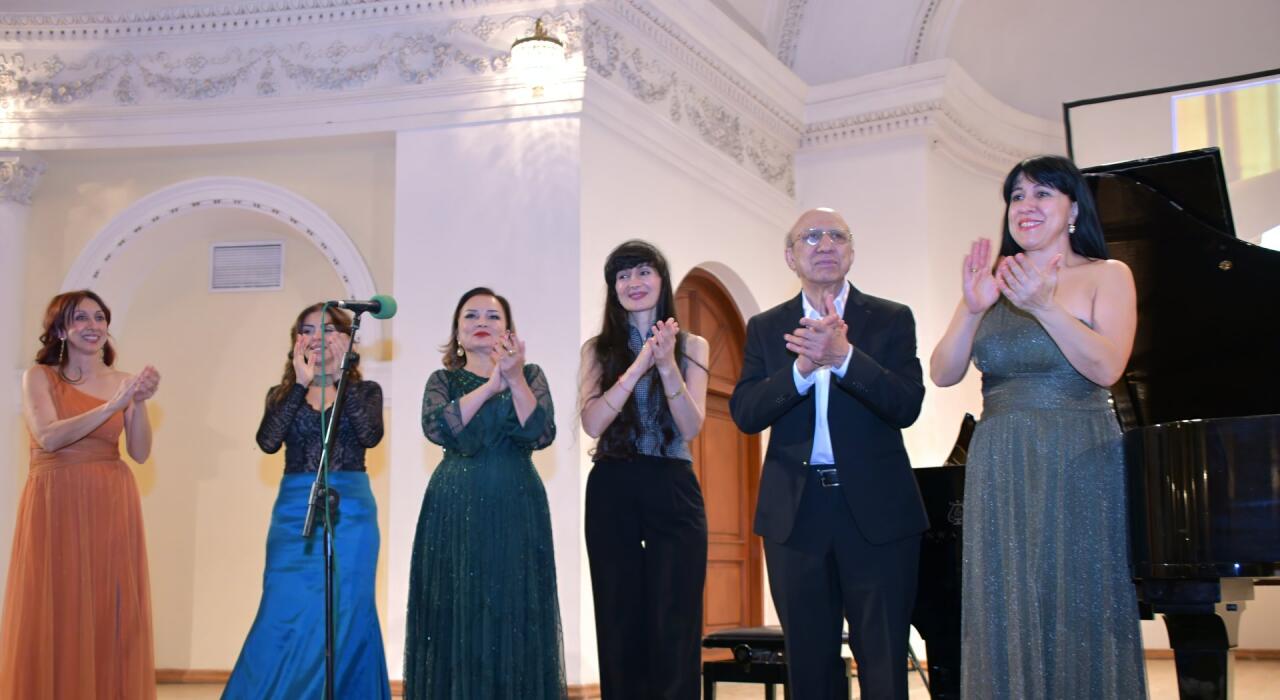 Namiq Sultanovun “Səhnədə və Kadrda” adlı yaradıcılıq gecəsi böyük coşqu və alqışlarla keçirildi  FOTO