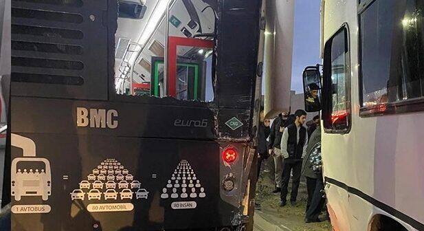 Bakıda avtobuslar toqquşdu  Yaralananlar var  VİDEO