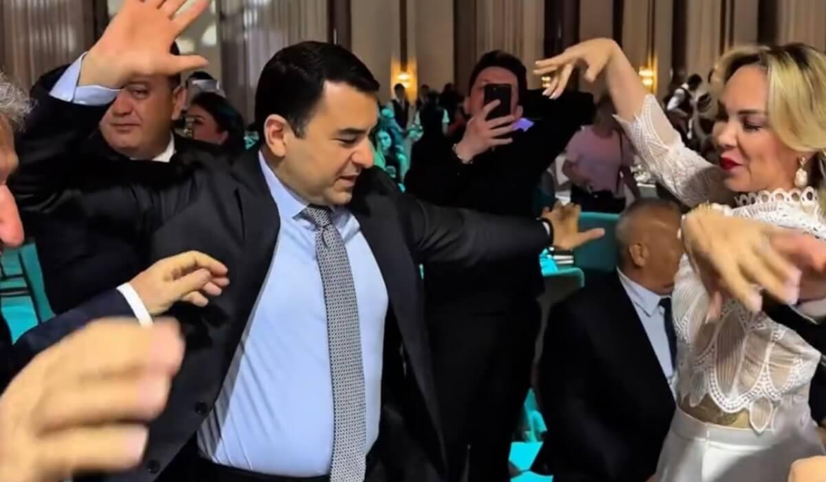 Nazir və digər rəsmilər Laçında belə rəqs etdi 