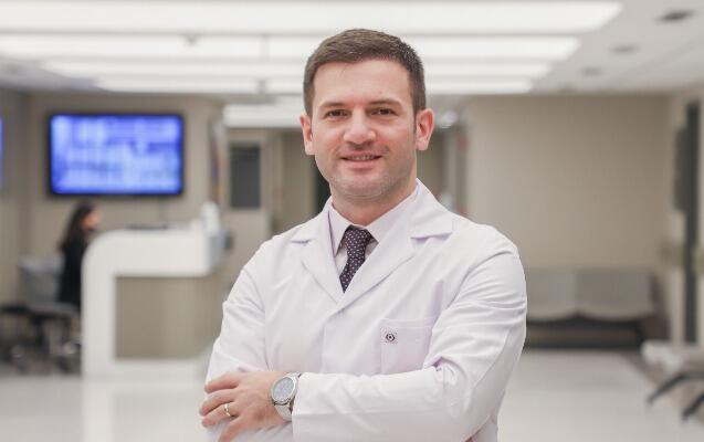 Əməkdar artistin əməliyyatdan sonra bədəni &ccedil;&uuml;r&uuml;y&uuml;r? 