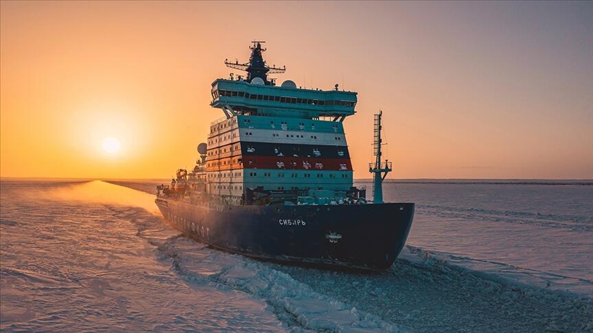 Arktika b&ouml;lgəsinə maraq buzlu sularda yol a&ccedil;an buzqıran gəmilərə ehtiyacı artırır