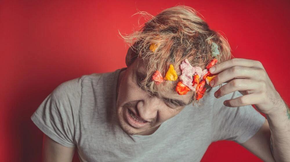 Sa&ccedil;a yapışan saqqızdan qurtulmağın yolları