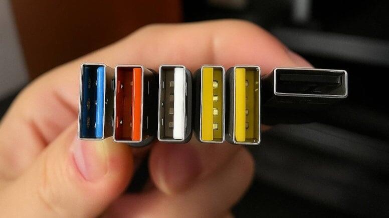 USB kabellərində hər rəng ayrı funksiyanı göstərirmiş