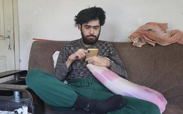 Bu oğlan 3 ildir evdən çıxmır: "Əlimdə olsa tualetə də getmərəm"  FOTO