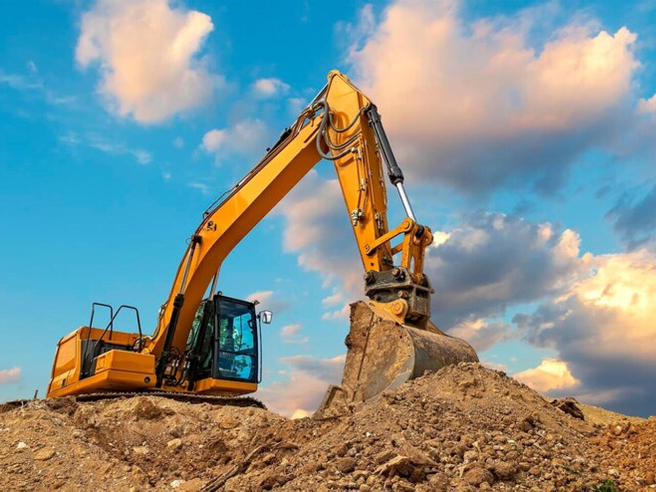 Məşhur universitetdə s&ouml;k&uuml;nt&uuml; işləri başlayır