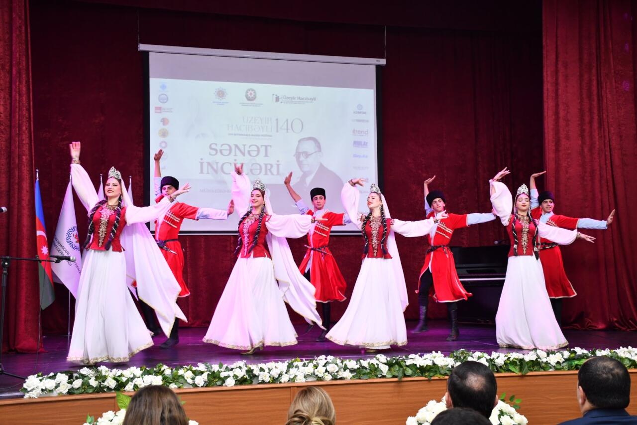 “Sənət inciləri” adlı silsilə mühazirəkonsertlər başa çatıb  FOTO