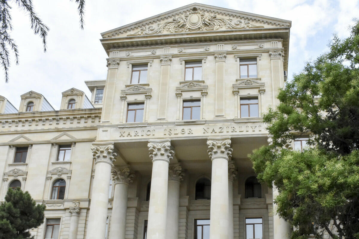 Azərbaycan XİN Rusiya rəsmisinin Ayvazovski büstü ilə bağlı ittihamlarına cavab verib