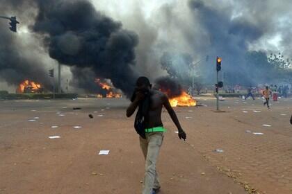 BurkinaFasoda partlayış: 4 hərbçi ölüb