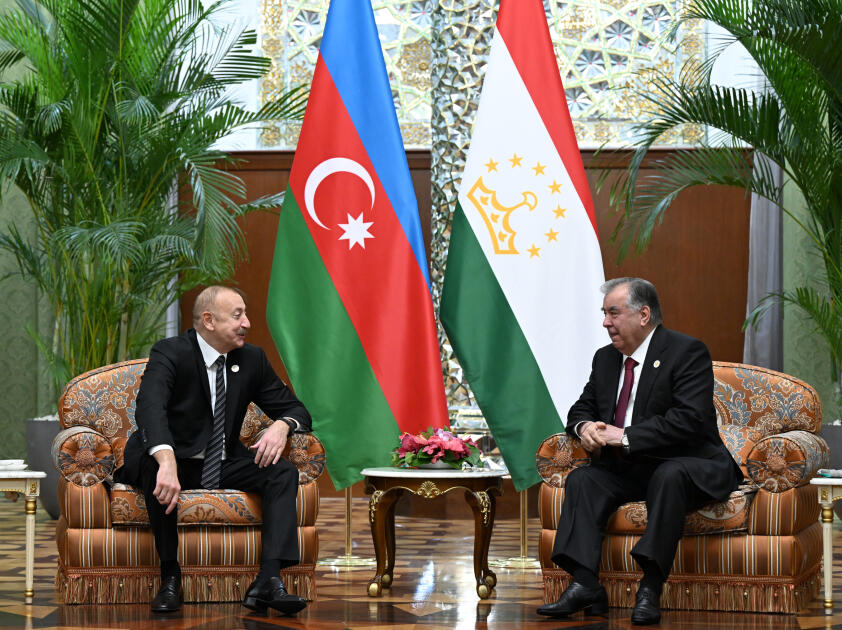Düşənbədə İlham Əliyevin Emoməli Rəhmon ilə təkbətək görüşü olub  FOTO