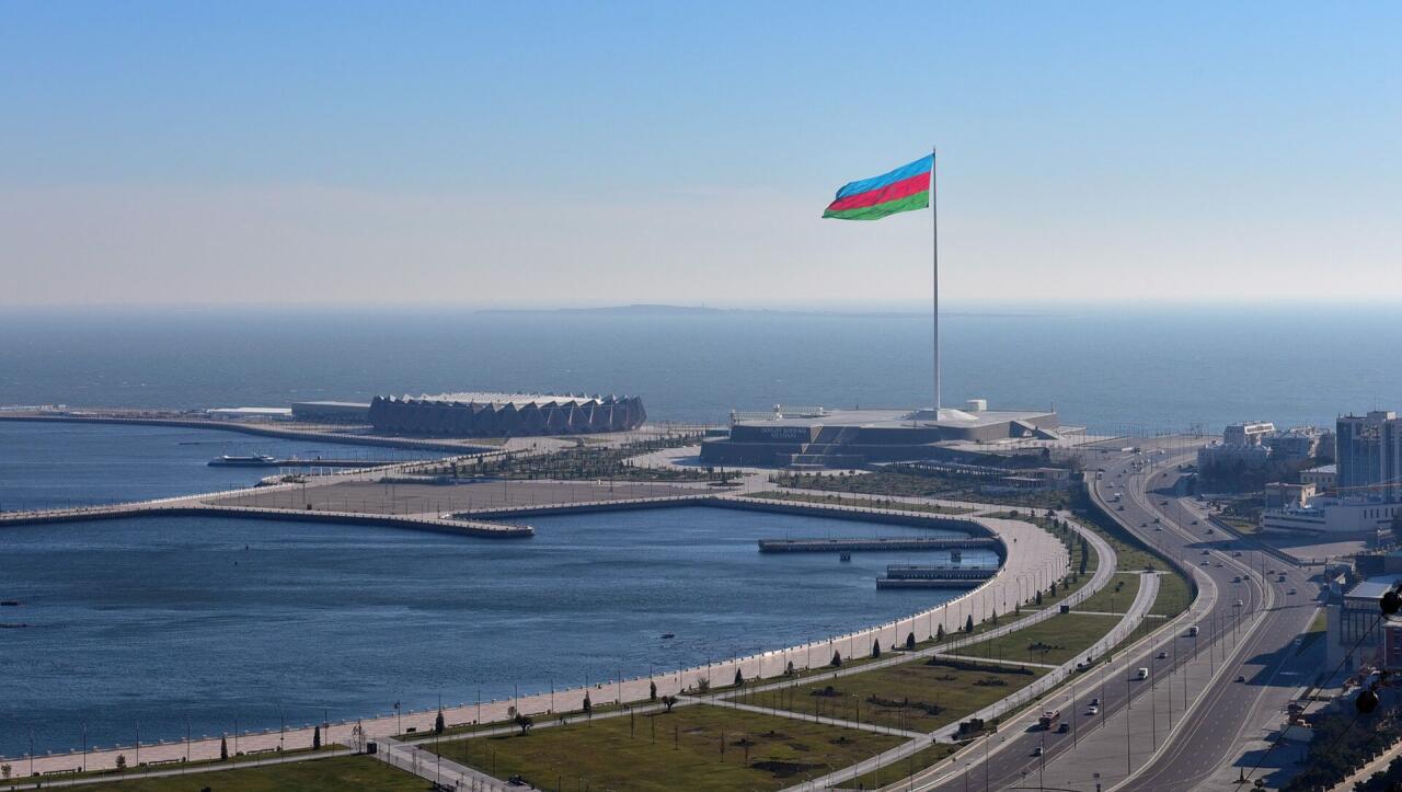 Azərbaycanda daimi yaşama icazəsi istəyən şəxslərin sayı a&ccedil;ıqlandı  SİYAHI