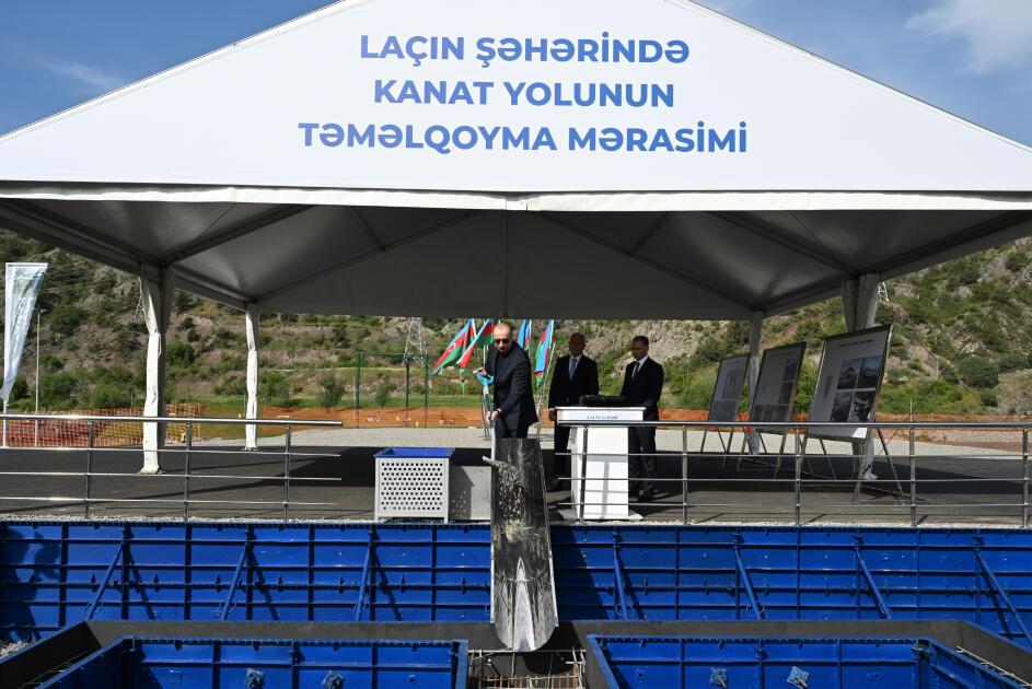İlham Əliyev Laçın kanat yolunun təməlini qoyub  FOTO