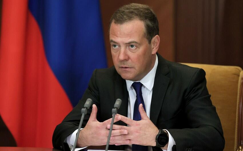 Medvedev: "Rusiya NATOya müharibə elan edə bilər”