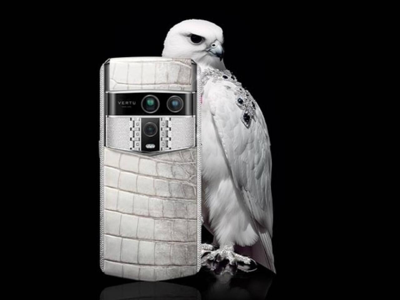 "Vertu" bazara qayıdır  İçi qızıl, üstü timsah dərisi...
